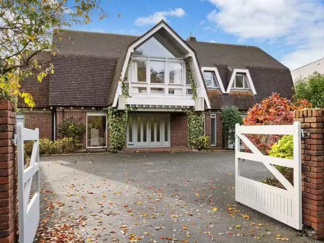 Mountgorry, Mart Lane, Foxrock, Dublin 18, D18Y3E5 is for sale