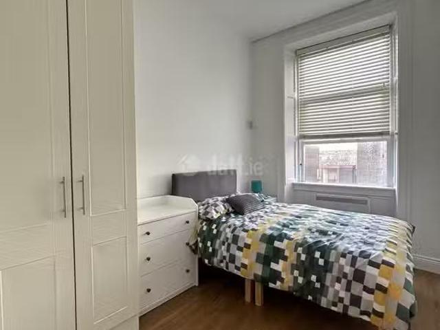 Mountjoy Square East, Dublin 1 is for rent