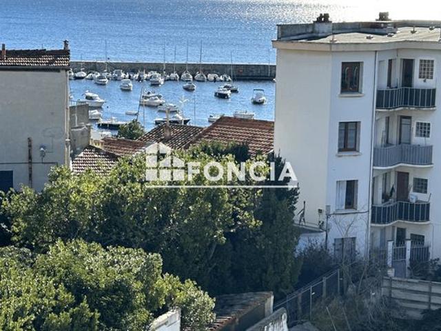 MOURILLON PORT SAINT LOUIS. TRES BEL APPARTEMENT T3 VUE MER. GRAND BALCON. GARAGE en SUS