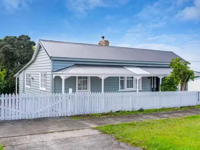 MOVE IN NEXT WEEK First National Real Estate