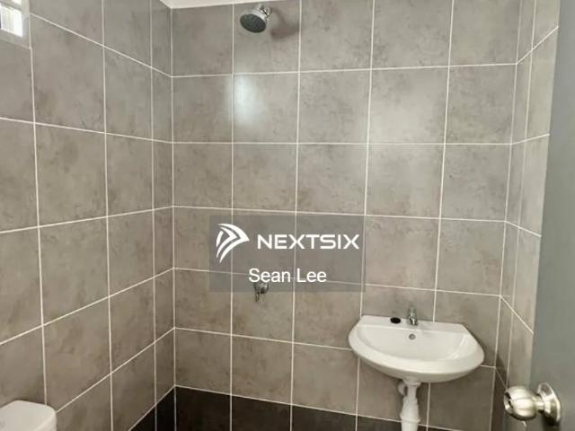 Move In Condition AAA Stock Fully Renovated Partial Furnished Leasehold Non Bumi Lot Dry & Wet Kitchen Front Back Down & Upstairs Fully Extended With Balcony