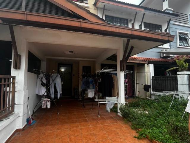 Move in end of may / early of june. 0 deposit room in bukit jalil✅. Near to LRT alam sutera