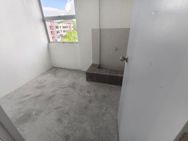 Move in immediately, is naer to UM, LRT University