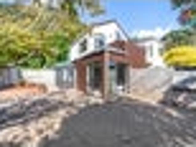 MOVE IN READY ON MAWSON!