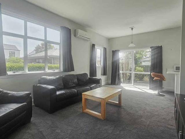 Move In Ready One Bedroom with Private Courtyard