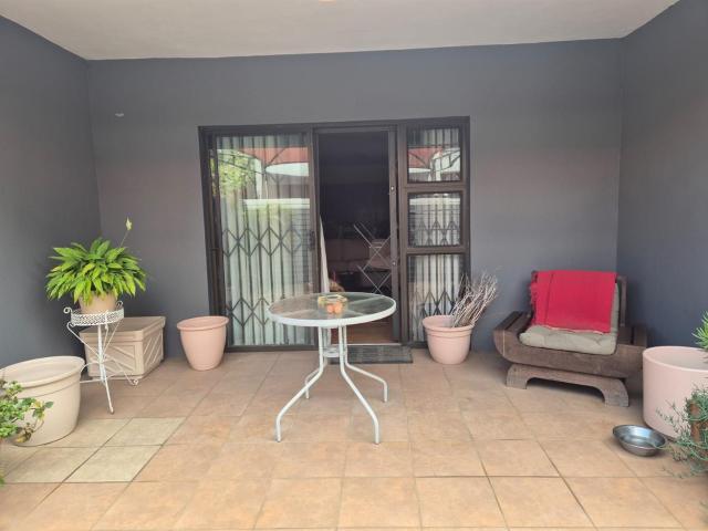 Move in ready apartment – ideal for young couple or bachelor