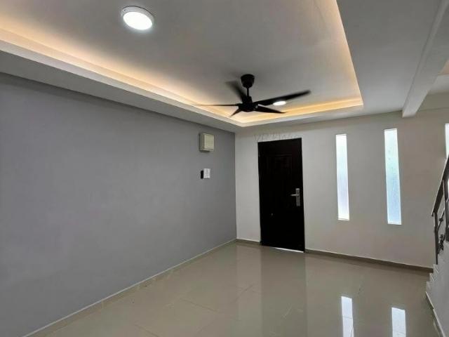 Move In Ready Double Storey House in Taman Johor Jaya | Renovated | Freehold | Unblock View