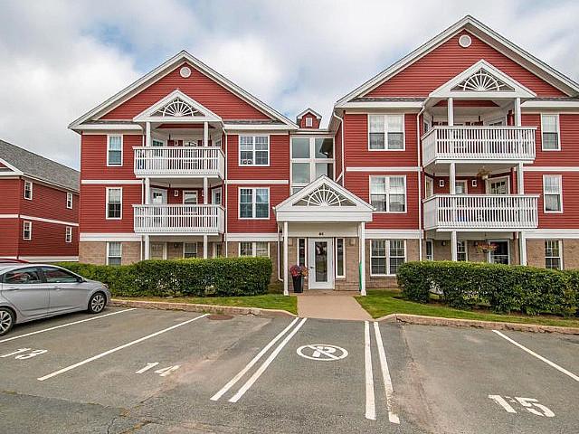 Move in Ready, Ground Floor Condo