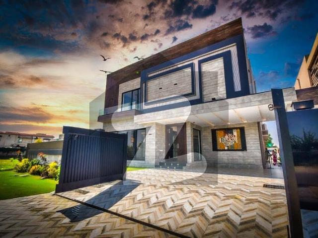 Move In Ready Luxury Home | 1 Kanal Fully Furnished Beauty in Prime Location