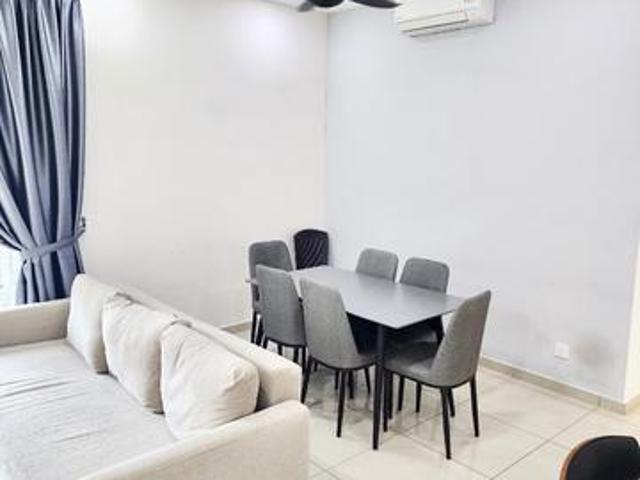 Move In Ready Renovated 1000sf Imperial Grande with 2 Carparks