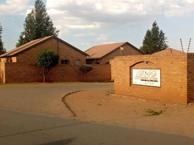 move in ready 3 bedroom townhouse on.