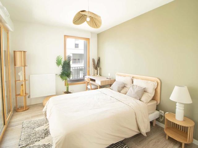 Move into this 12 m² room in a coliving apartment in Bordeaux BO32