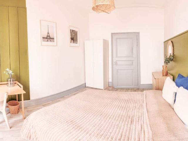 Move into this beautiful 13 m² coliving room in the heart of Strasbourg ST86
