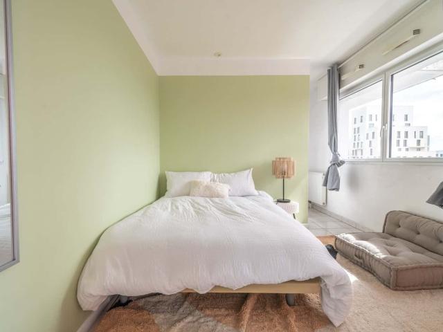 Move into this chic 14 m² room in a coliving space in Nantes
