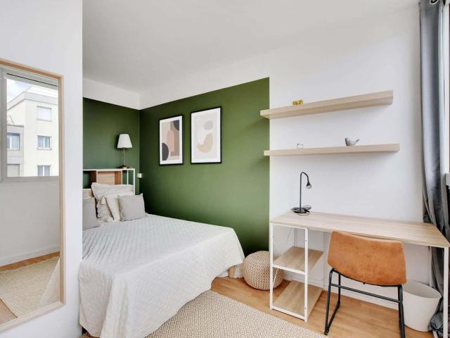 Move into this minimalist 10 m² room KRB15