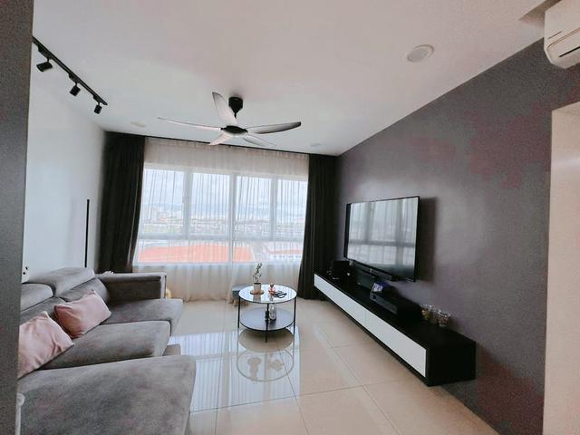 MOVEIN READY Fully Renovated 3R2B Condo