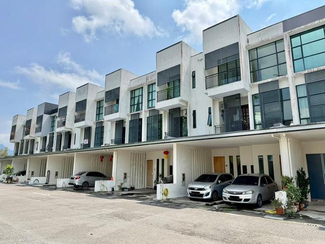 Moyan Link Townhouse Upper Unit 3 bedrooms and 2 bathrooms