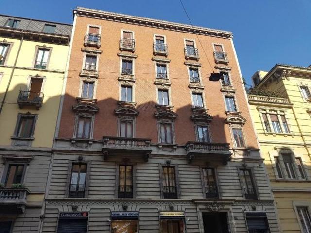 MM CADORNA VIA BOCCACCIO NEGOZIO 1 VETRINA