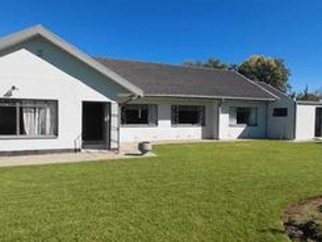 mmaculately renovated family home wi.