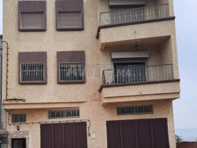 منزل شامل للبيع 160 m² بضواحي صفرو ايت طالب