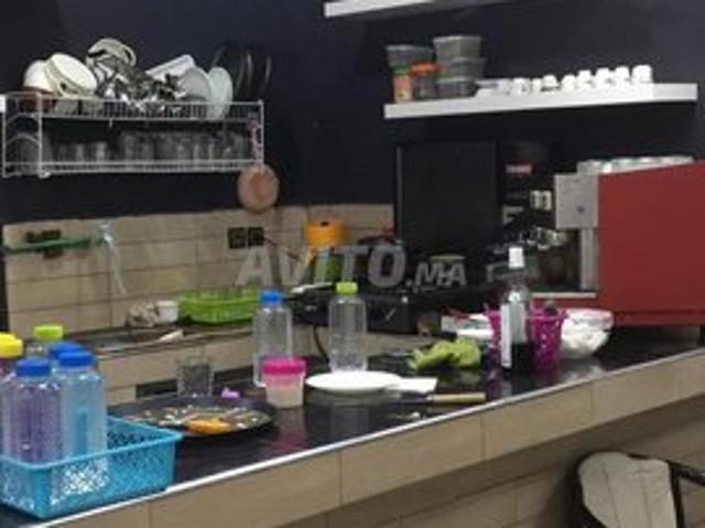 منزل ومقهى مجهز بالكامل للبيع مع منزل ذو طابقين