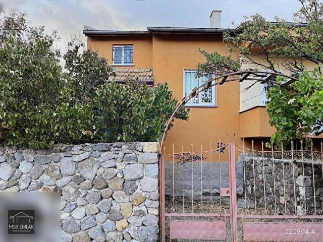 MSB EMLAK'TAN İNÖNÜ MAH. EŞSİZ KONUMDA VİLLALI 350 m ARSA