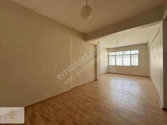 Msg'den Karşıyaka Sahile 250 Metre 2+1 Kapalı Mutfak Daire