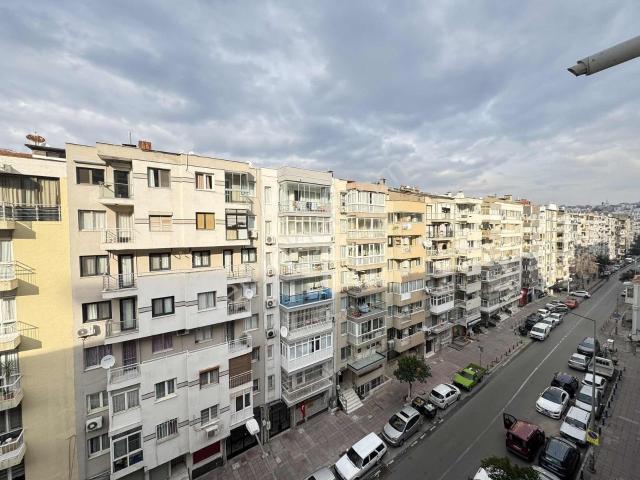 Msg'den Mithatpaşa Cadde Üzeri Sahil Kenarında 2+1 Arakat Daire