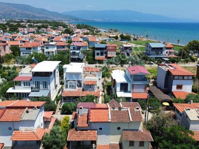 Msg'den Seferihisar'da Hayalinizdeki 4+1 Tripleks Yazlık