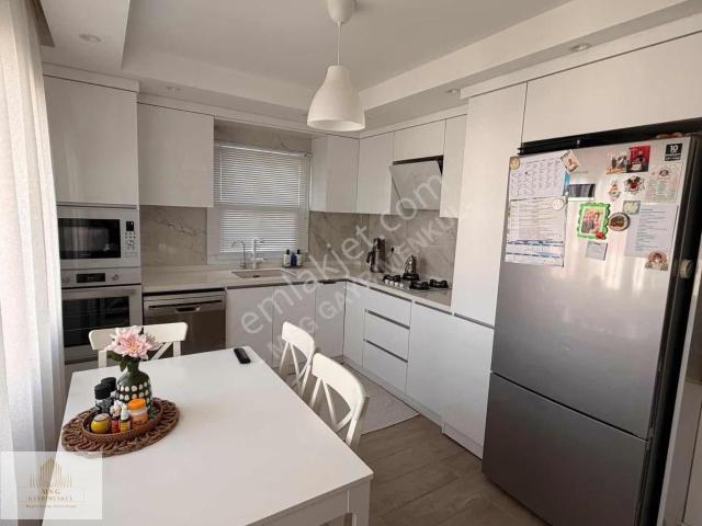 Msg'den Yenigünde Cadde Üzerinde Asansörlü otoparklı Modern 3+1