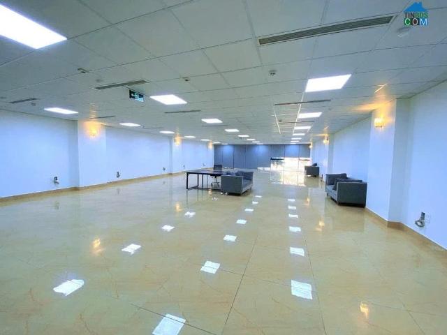 Mp phùng chí kiên kinh doanh ô tô tránh dt 251m2 9 tầng mt 11m giá 135 tỷ