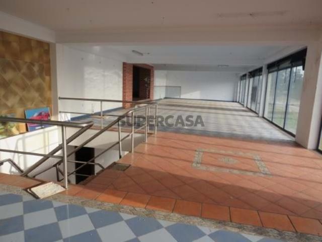 MPNA6009 Armazém com 1921m2 de área coberta em zona industrial