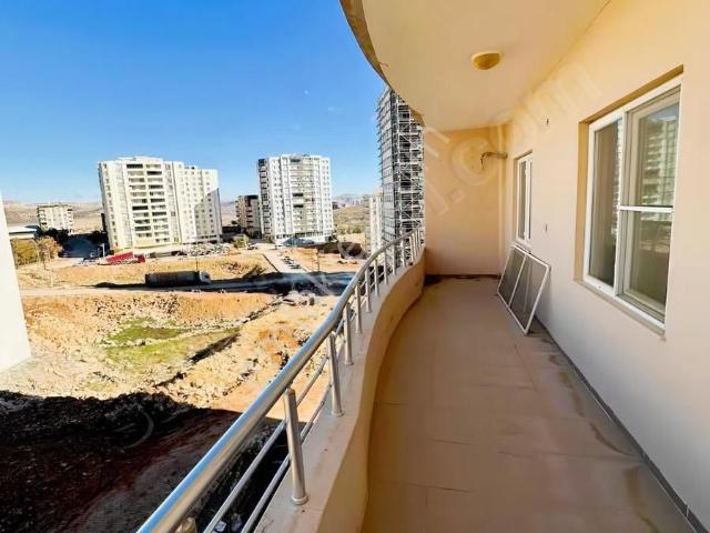 Mr Acabey Emlak'tan Eski Avm Arkası Satılık 3+1 Arakat Daire