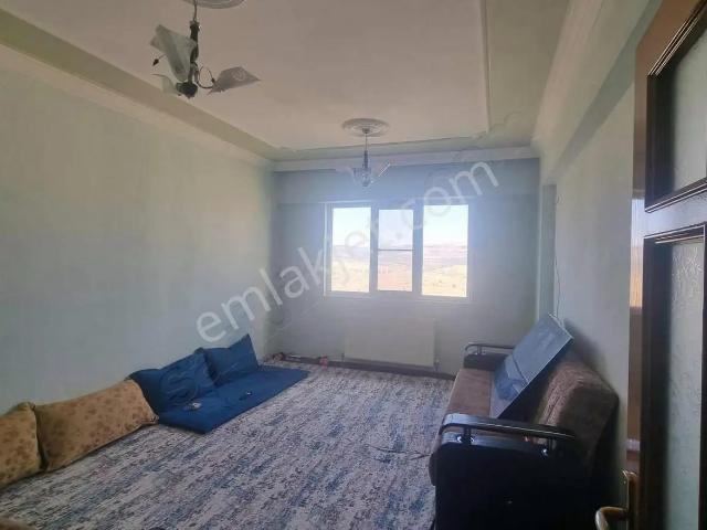 Mr Acabey Emlak'tan Eski Emniyet Civarı Kiralık 3+1 Arakat Daire
