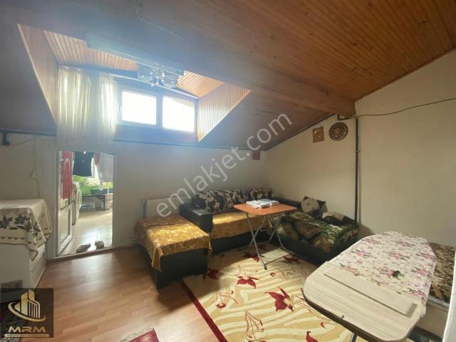 Mrm Gayrimenkul'den Eşyalı Kiralık Çatı Katı Daire