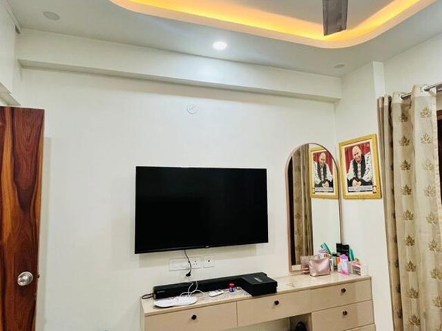 MRG Bazaar 93 2 Bedroom 900 Sq. Ft. Apartment in Sector 93 Gurgaon Listing ID: #10265