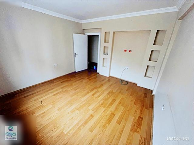 MRS'DEN 30 AĞUSTOS 52 EVLER CAMİ CİVARI GENİŞ SATILIK 3+1 DAİRE