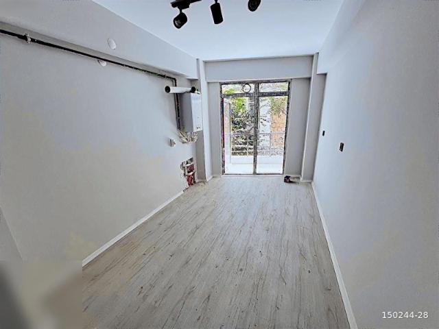 MRS'DEN MEYDAN'DA BALKONLU SATILIK SIFIR 1+1 DAİRE