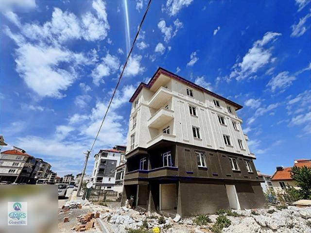 MRS'DEN ZAFERTEPE'DE 3 CEPHE ARA KAT SATILIK 3+1 DAİRE