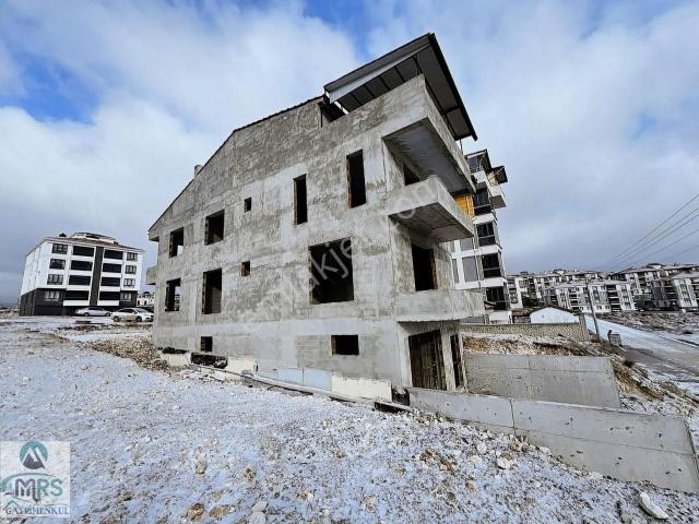 Mrs'den Zafertepe'de Satılık Tribleks Şeklinde Müstakil Bina