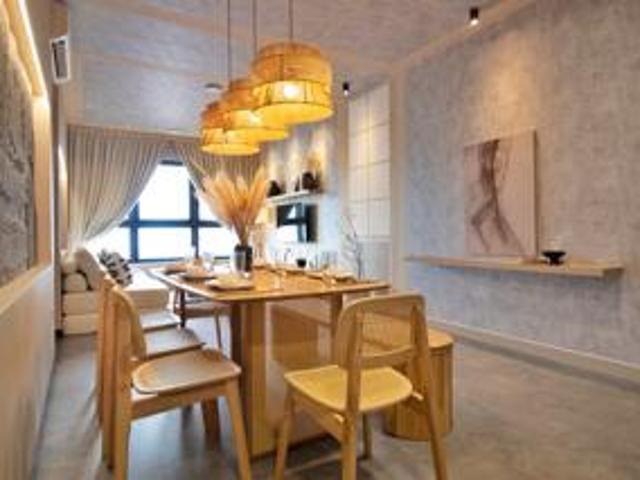 MRT Condo at 16sierra UPM Balcony 0 deposit Fully Furnished