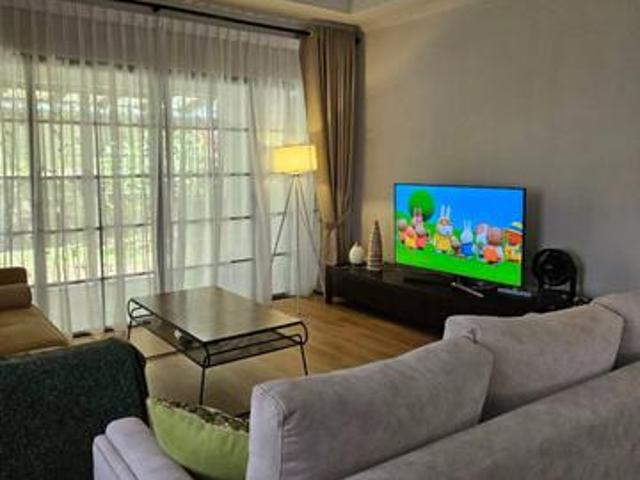 MRT Condo Freehold 3 rooms unit Town area