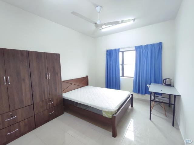 Mrt beside pelangi utama master bedroom attached bathroom