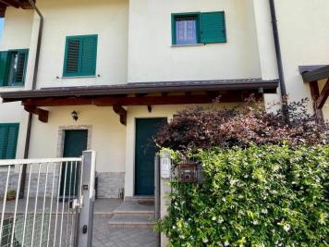 mrz630 mansarda bilocale arredata con posto auto, solo 630 € tutte le bolletta incluse