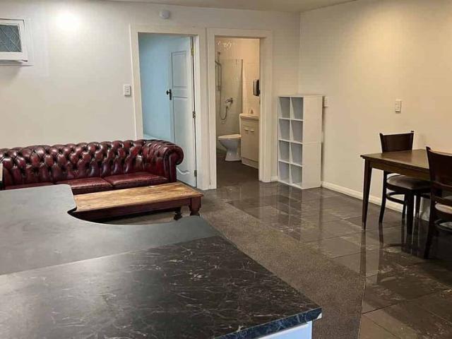 Mt Eden move in with your suitcases