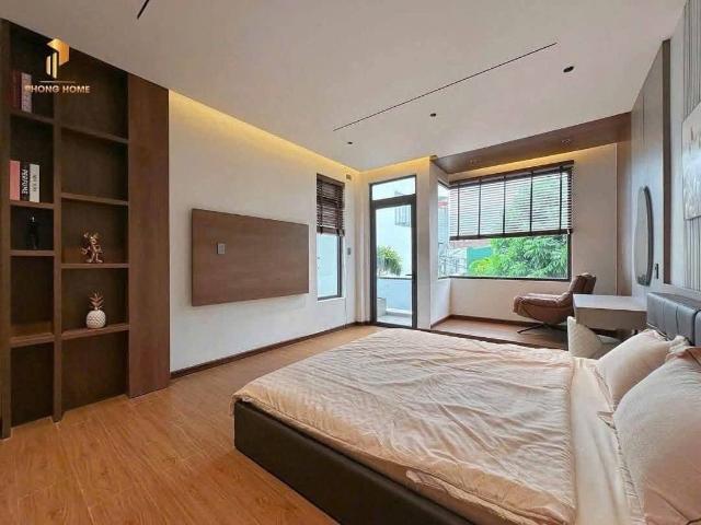 MT Nguyễn Như Hạnh gần Tôn Đức Thắng, 102m2, 3 tầng, 4PN, sân rộng, ở ngay, 6. Xx tỷ