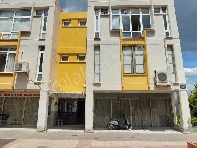 Mtk Sitesi En İşlek Yerinde,600 M²otoparklı,içi Yapılı İşyeri