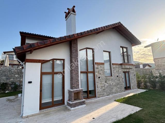 Muğla Ula Esentepede Kiralık Özel Havuzlu Eşyalı Villa