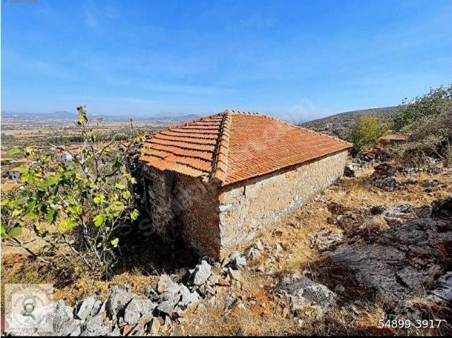 Muğla Yatağan Bozüyük Güzelköy'de iki Kargir Ev ve Arsa