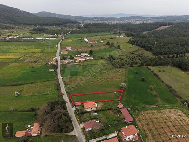 Muğla Yenice'de Anayol Kenarında Köyiçi İmarlı Tarla